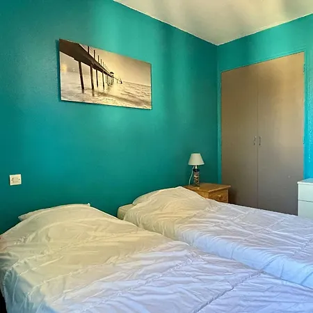 3 Pieces, 4 Couchages, Climatise, Piscine, Parking, Proche - - Fr-1-225-349 Apartment *