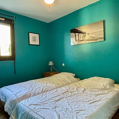 3 Pieces, 4 Couchages, Climatise, Piscine, Parking, Proche - - Fr-1-225-349 Apartment *