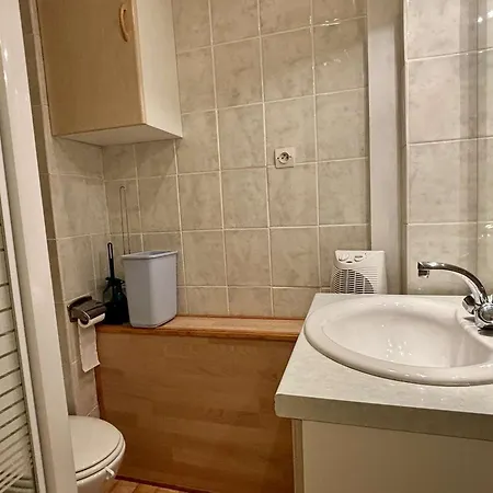 Apartment 3 Pieces, 4 Couchages, Climatise, Piscine, Parking, Proche - - Fr-1-225-349 *